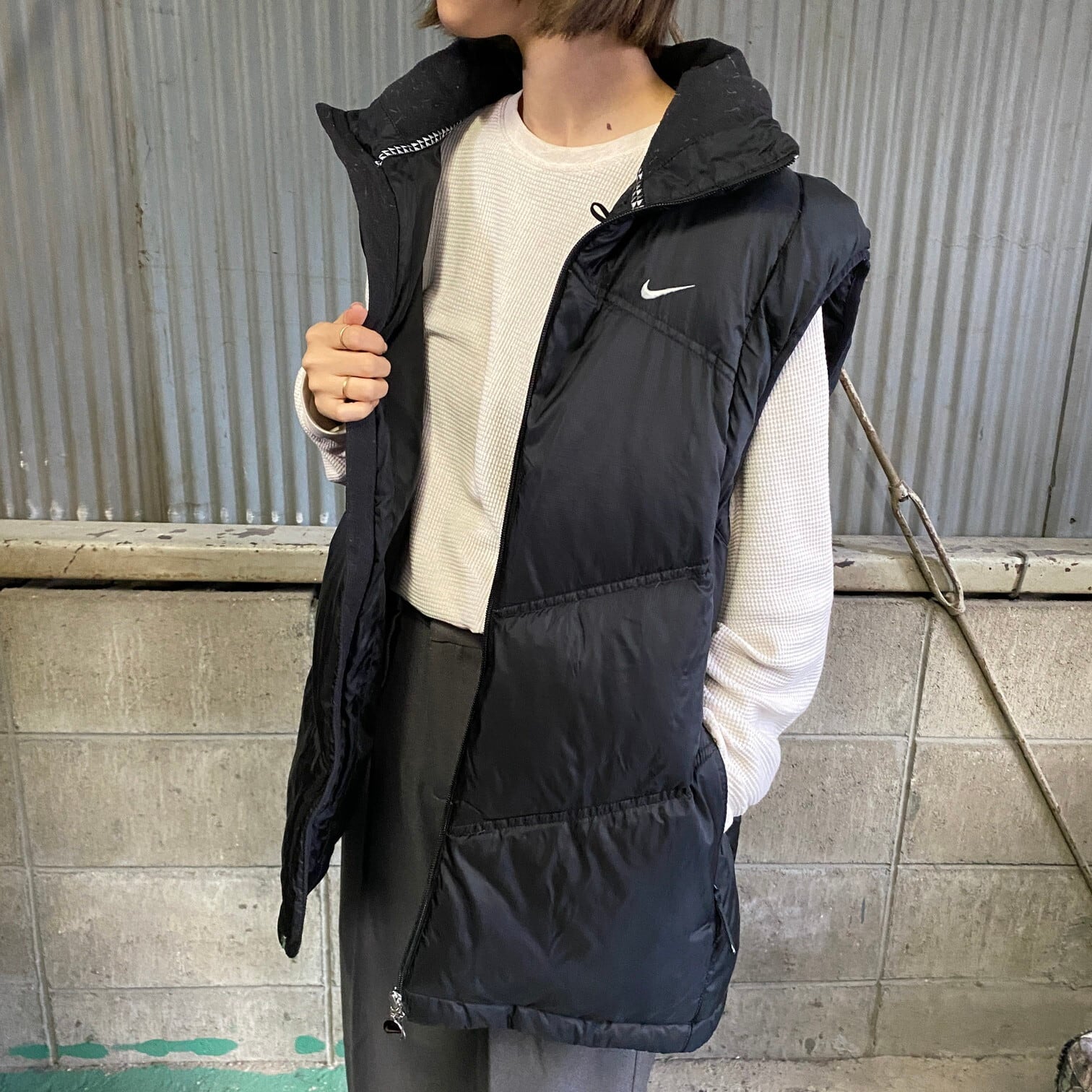 00年代 NIKE ナイキ ダウンベスト メンズL 古着 スモールスウォッシュ 