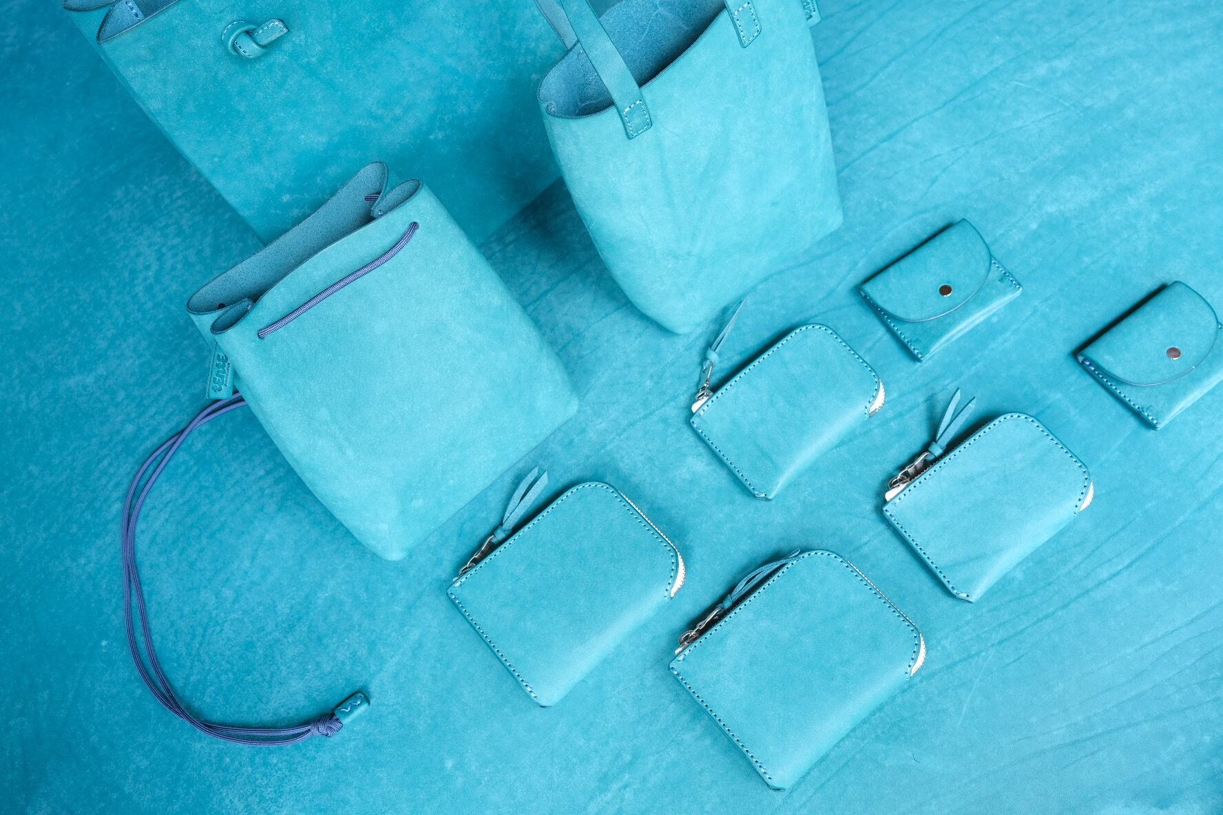 即納》zip wallet【caribbean blue】 | TENTE Handcrafted