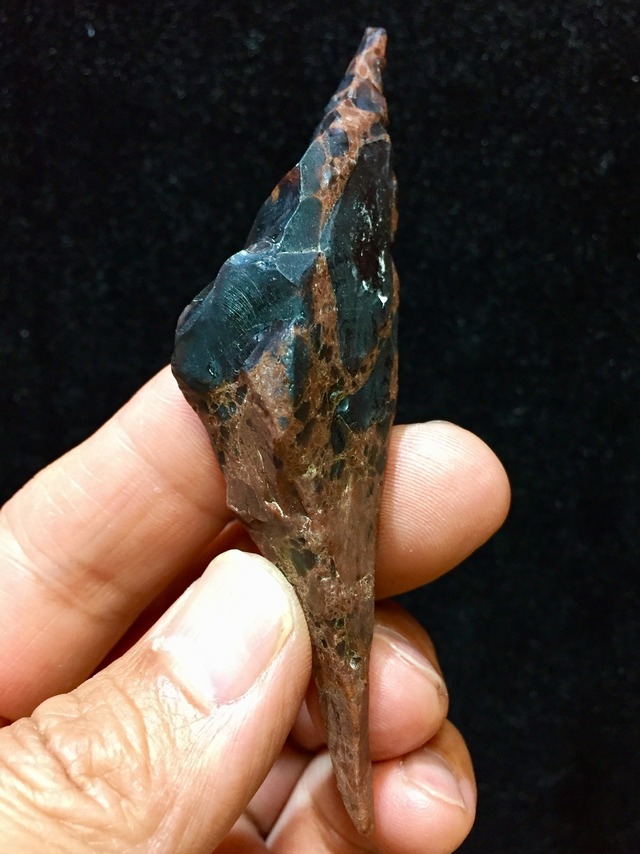3) スピリチュアルな力との繋がり！マウントシャスタ「ニードル・オブシディアン」原石(大型)