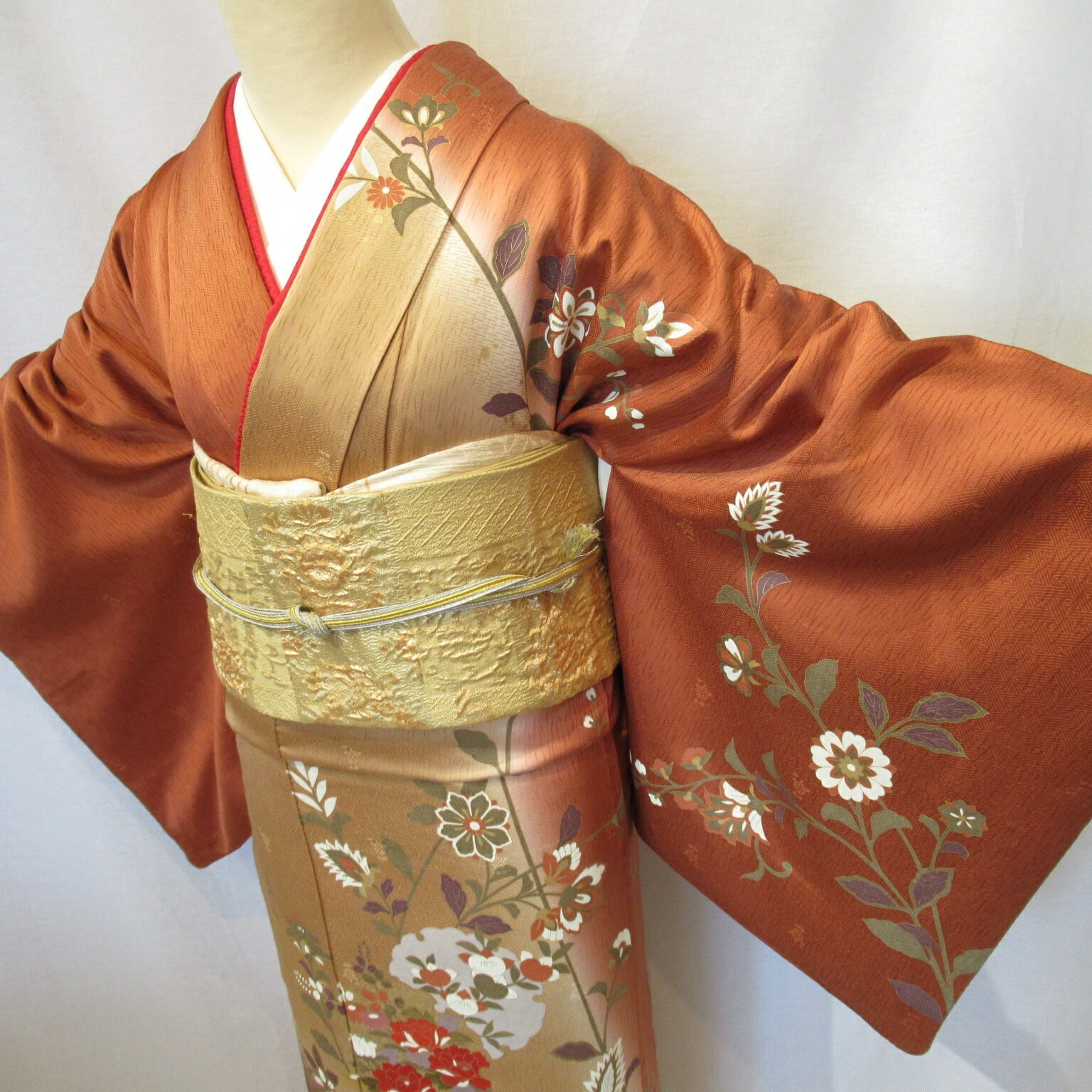 レンガ色訪問着アラベスク文様1601 | リサイクル着物と着物ジャケット
