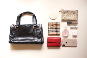 ハンドバッグ　　　　ブラック