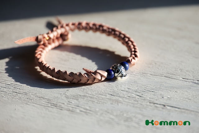 本革編みバングル【コモ&ステッチ】てんとうなしラピスラズリうでわ