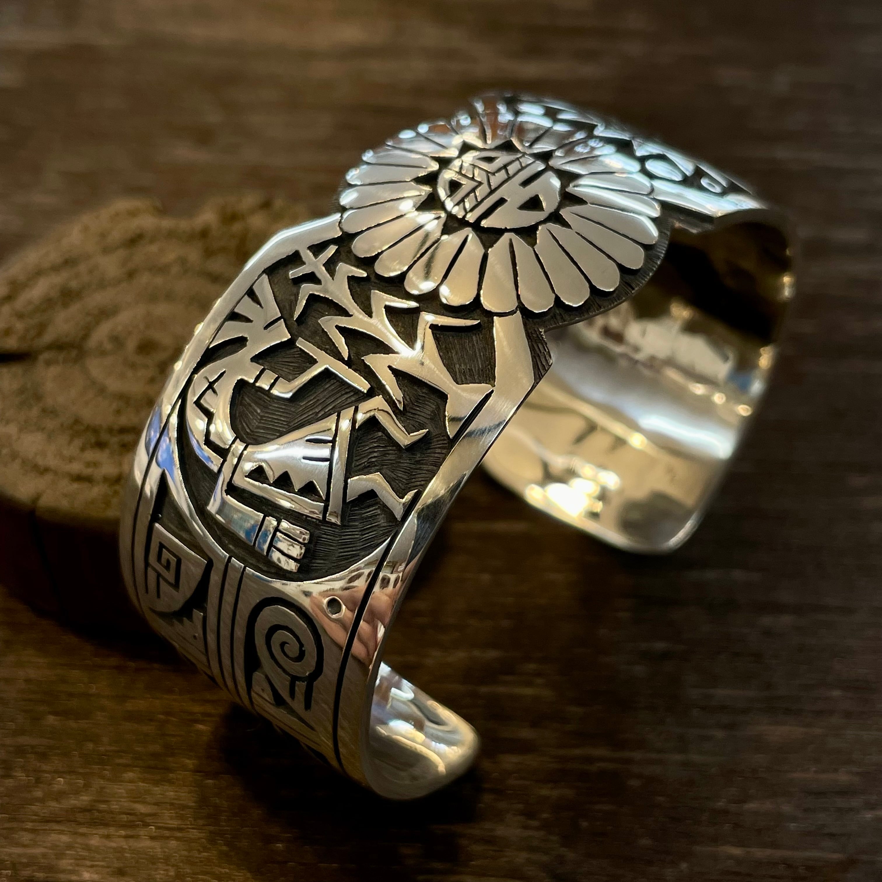 新品　クリフトンモア　ホピ　バングル　イーグルダンサー ピュアドール / イーグル特集(インディアンジュエリー、雑貨