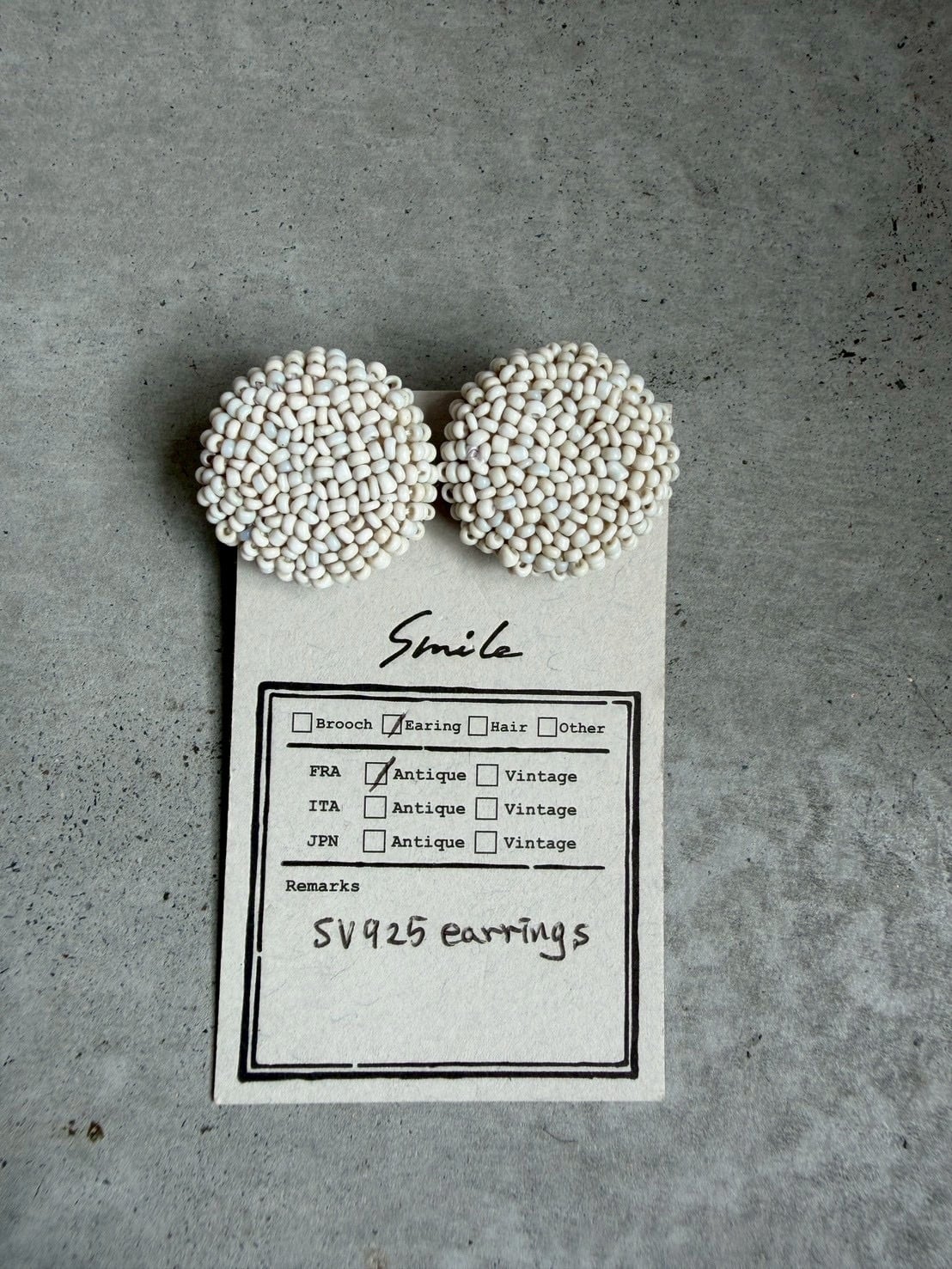 装身具「SmiLe」 №25 antiquebeadsピアス・マイクロビーズ・丸