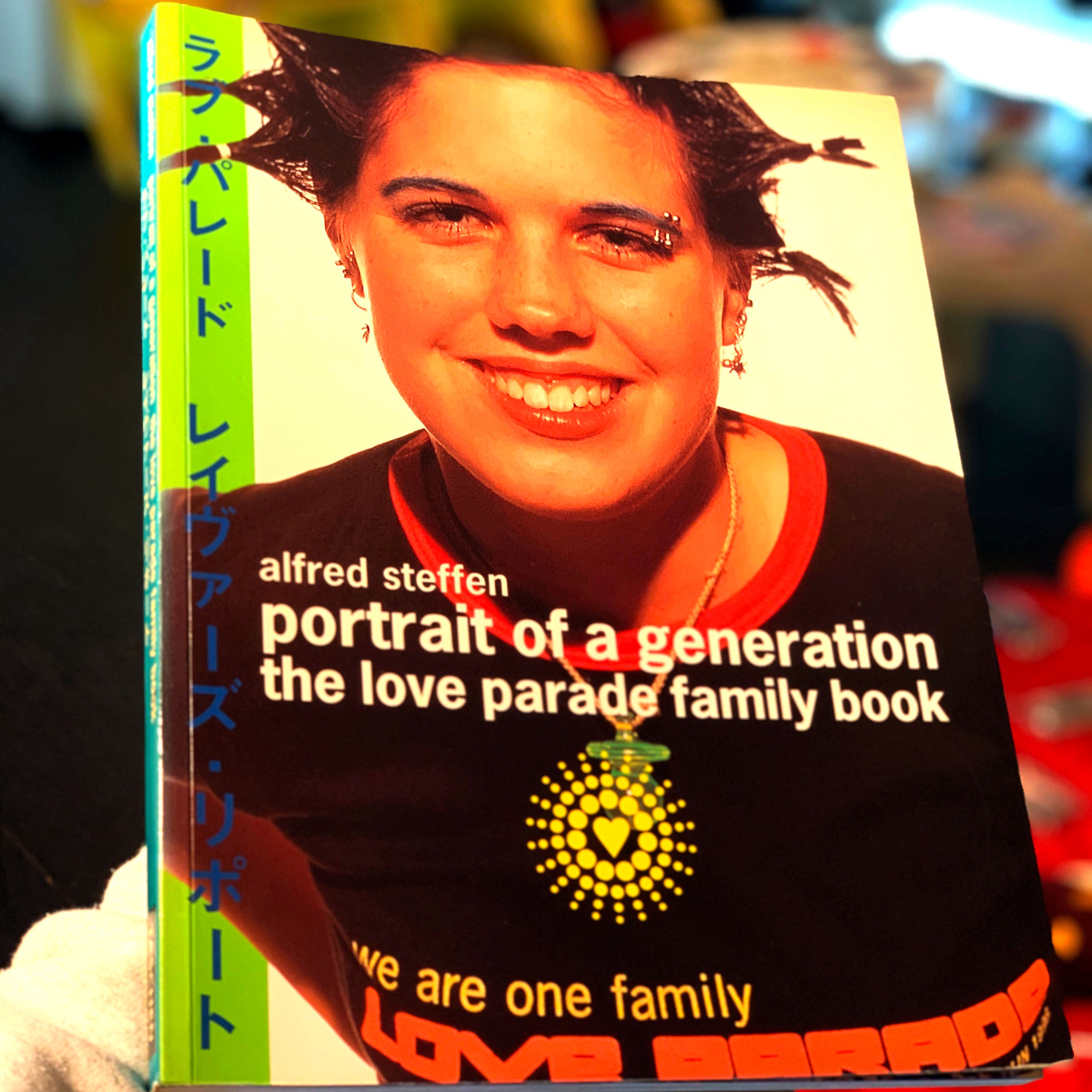 激レア】LOVE PARADE 2000 グラフィックTシャツ 激レア LOVE PARADE