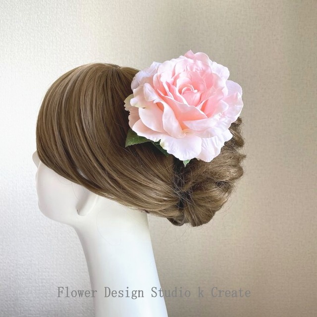 大輪のピンクの薔薇のヘアクリップ　フラメンコ　ダンス　髪飾り　ピンク　薔薇 　バラ　ヘアクリップ