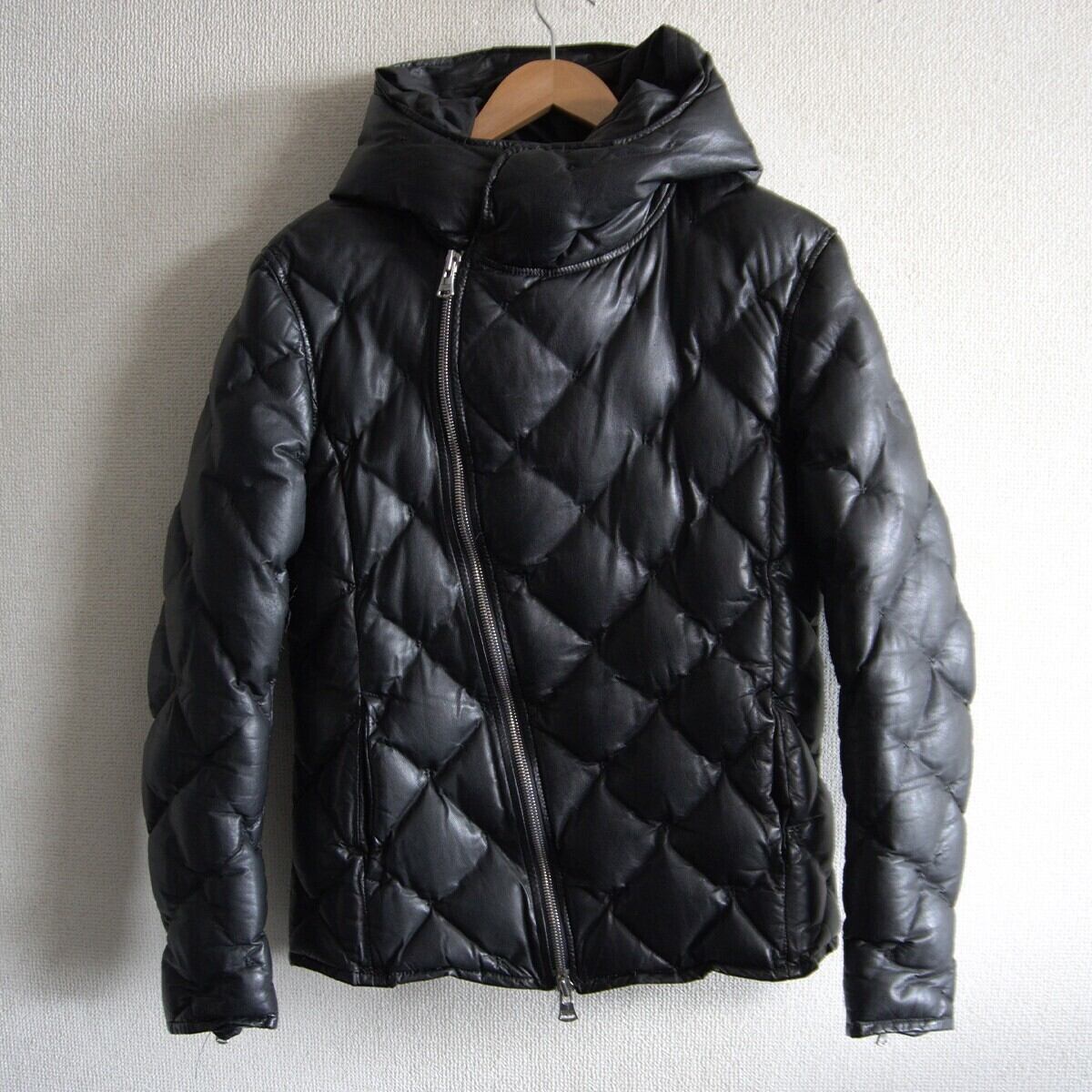 【極美品】ISAMU KATAYAMA BACKLASH【カンガルーレザー ダウンジャケット】3 ブラック イサムカタヤマバックラッシュ 26050272 極美品】ISAMU KATAYAMA BACKLASH【カンガルーレザー ダウンジャケット