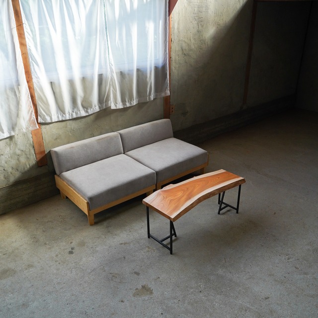 綾欅のローテーブル