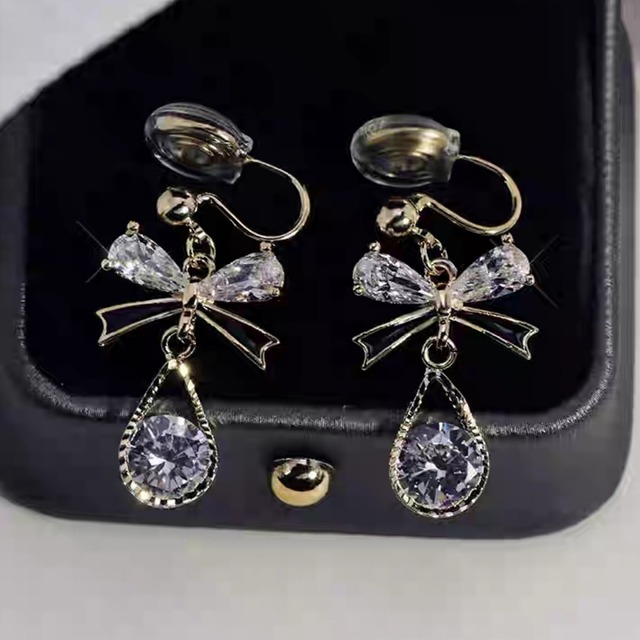 クリスタルりぼん ピアス/イヤリング