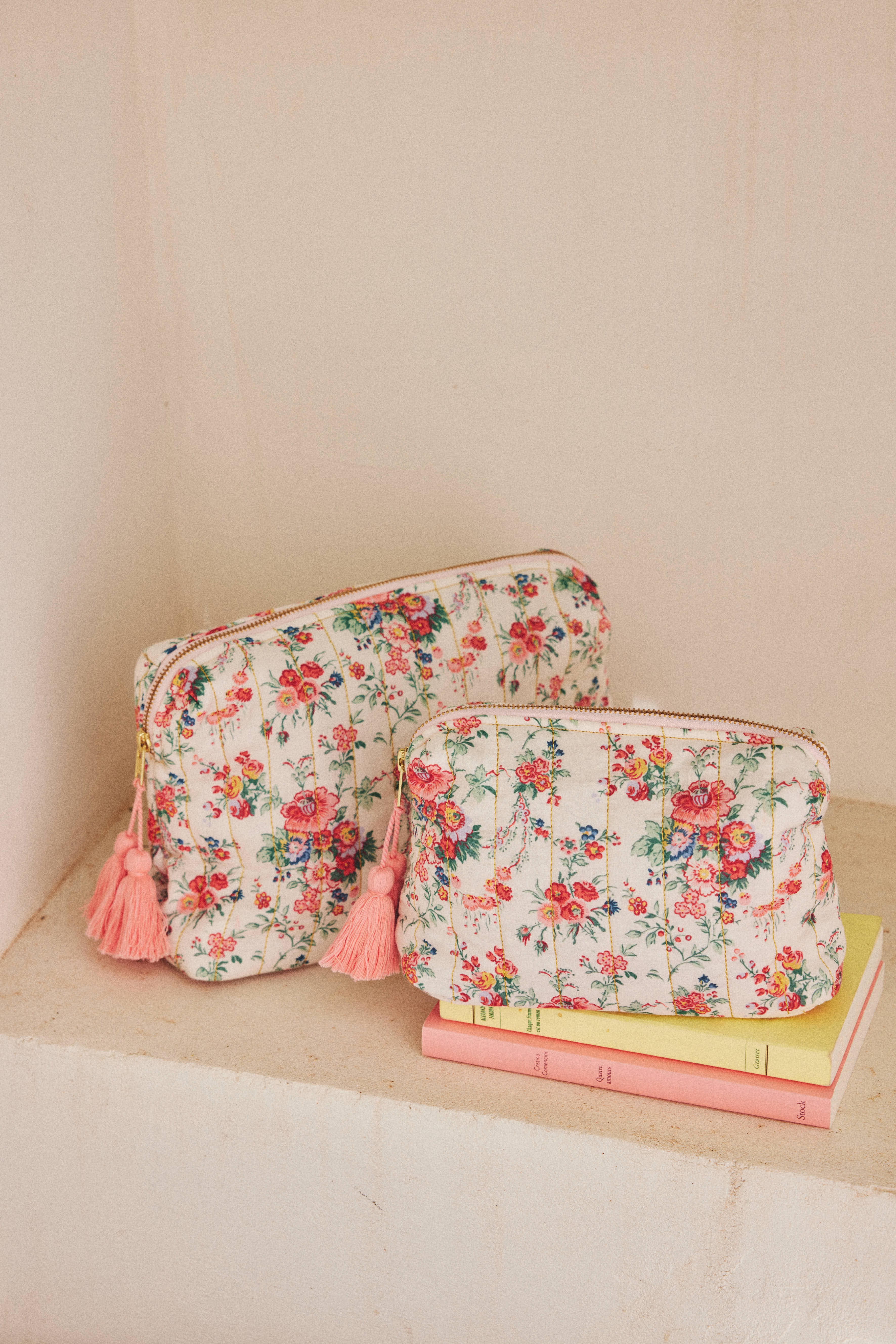 ルイーズミーシャ❁ Louise Misha フード付き花柄刺繍ファージャケット ルイーズミーシャ❁ Louise Misha フード付き花柄刺繍ファー