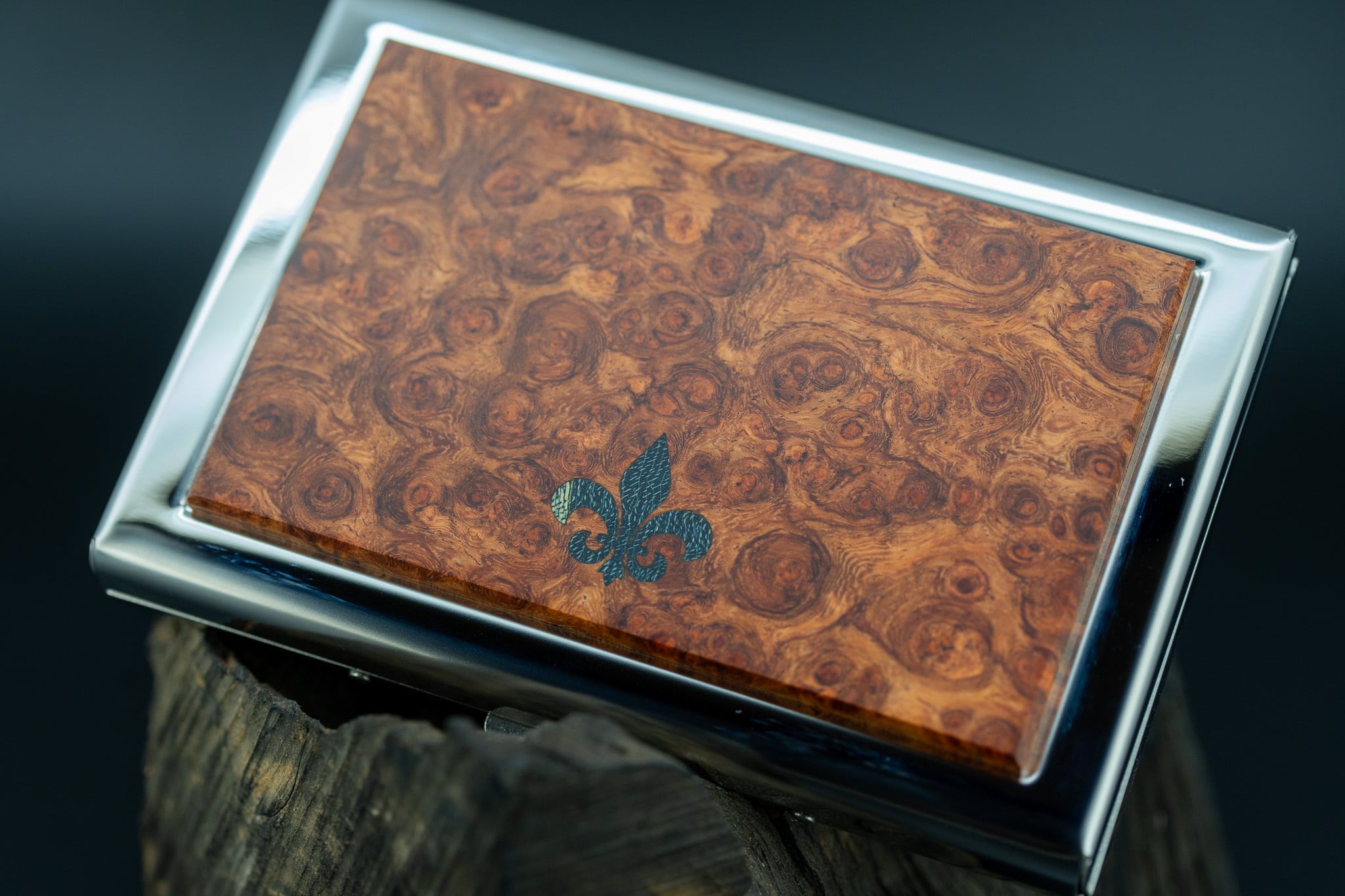 ※【朱色の銘木】 花梨瘤 カードケース silver フルールドリス