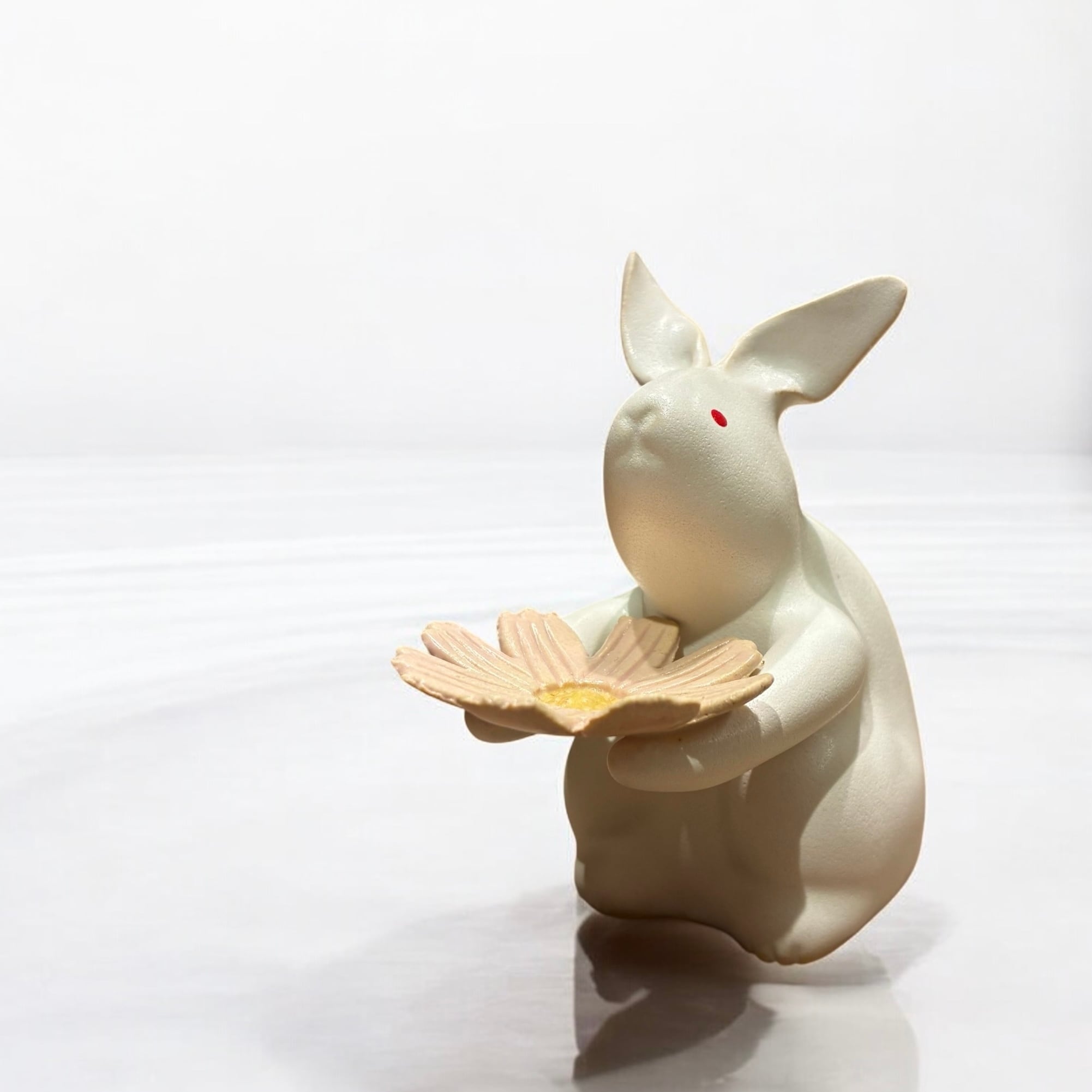 25秋】うさぎ(高さ7.5cm)コスモス | TSUNE;田中恒子の器 オンラインストア