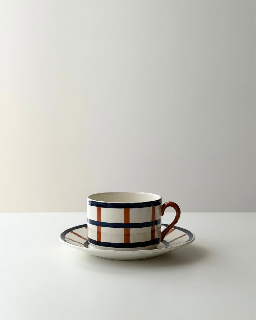 Creil et Montereau クレイユモントロー / “Bearn” オレンジバスクのショコラカップ&ソーサー