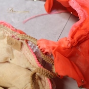 社交ダンス 衣装 スタンダードドレス ドレス ワンピース フリル ファー プリーツ デモ 競技 パーティ 発表会 ボリューム 蛍光 ピンク系 オレンジ系 フロート デザイン おしゃれ 目立つ 大人 ドレスアップ 舞台衣装 競技着 豪華