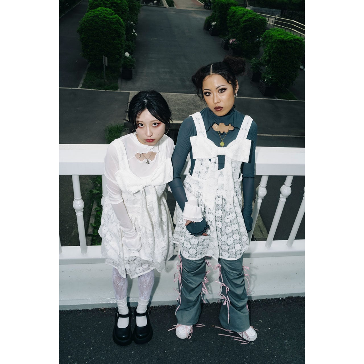 Front ribbon sleeveless onepiece (Flower Lace / Short丈) | roopage