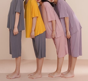 2タイプ ルームウェア パジャマ 半袖 Tシャツ パンツ 2点セット 上下セット レディース トップス ボトムス 部屋着 ロングパンツ クロップドパンツ ロング 7分丈 クロップド丈 ラウンドネック ドレープ ポケット ハイウエスト ウエストゴム 伸縮性 かわいい 大人可愛い きれいめ シンプル カジュアル おしゃれ こなれ感 ラフ ルーズ 抜け感 無地 春 夏 秋 ママ 学生 デート お泊まり 旅行 休日 韓国 楽ちん 体型カバー 普段使い M L XL ゆったり 黒 ブラック グレー 黄色 ピンク