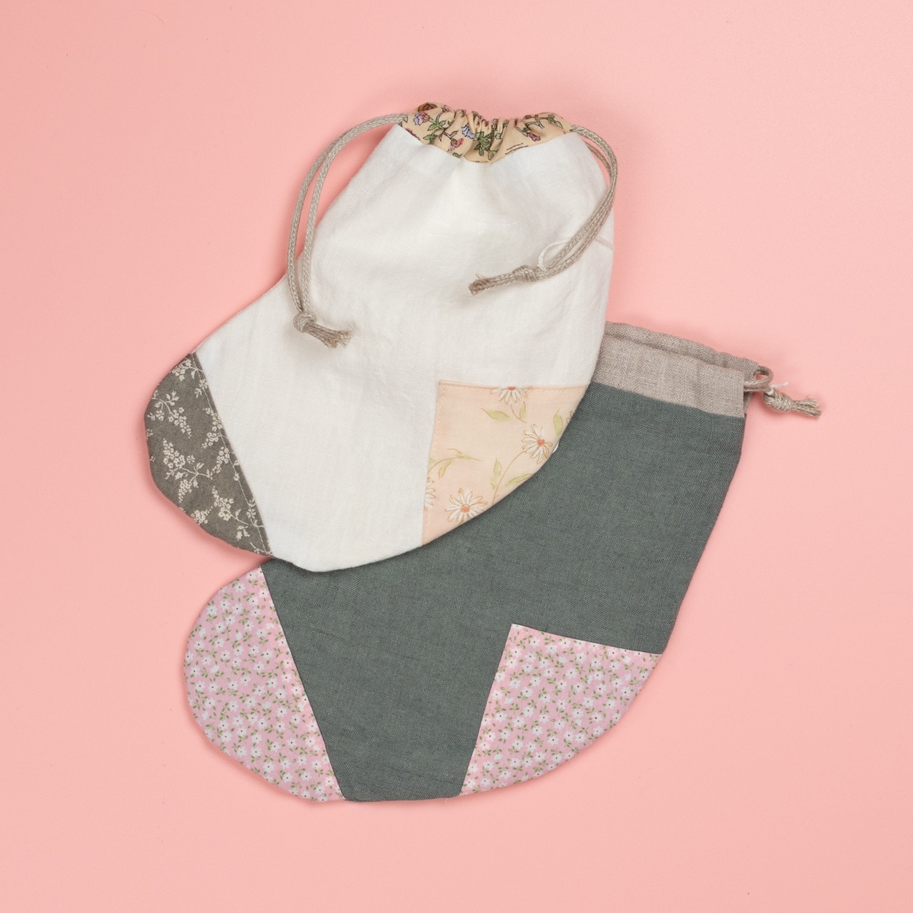 < saupoudrer > リネンのくつした巾着袋