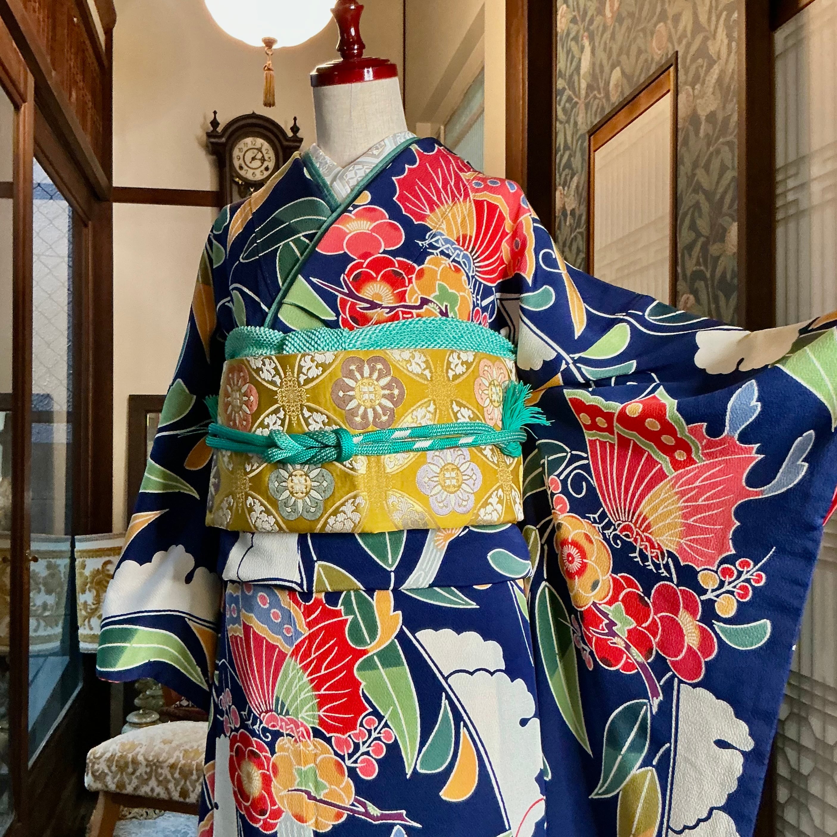 振袖セット　花紋刺繍無地振袖　高級作家物 藍花うらら＊振袖 紅型 作家もの 成人式 卒業式 振袖 袋帯 帯締め