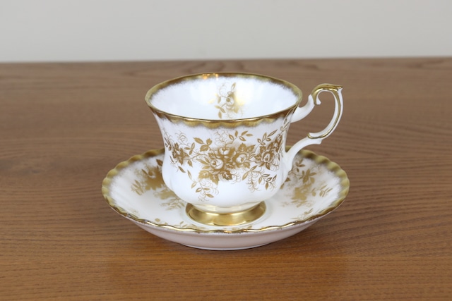 ロイヤルアルバート　アントワネット　デュオ　カップ＆ソーサー　金彩　薔薇　イギリス　ヴィンテージ　ROYAL ALBERT　セカンド品　え27-2