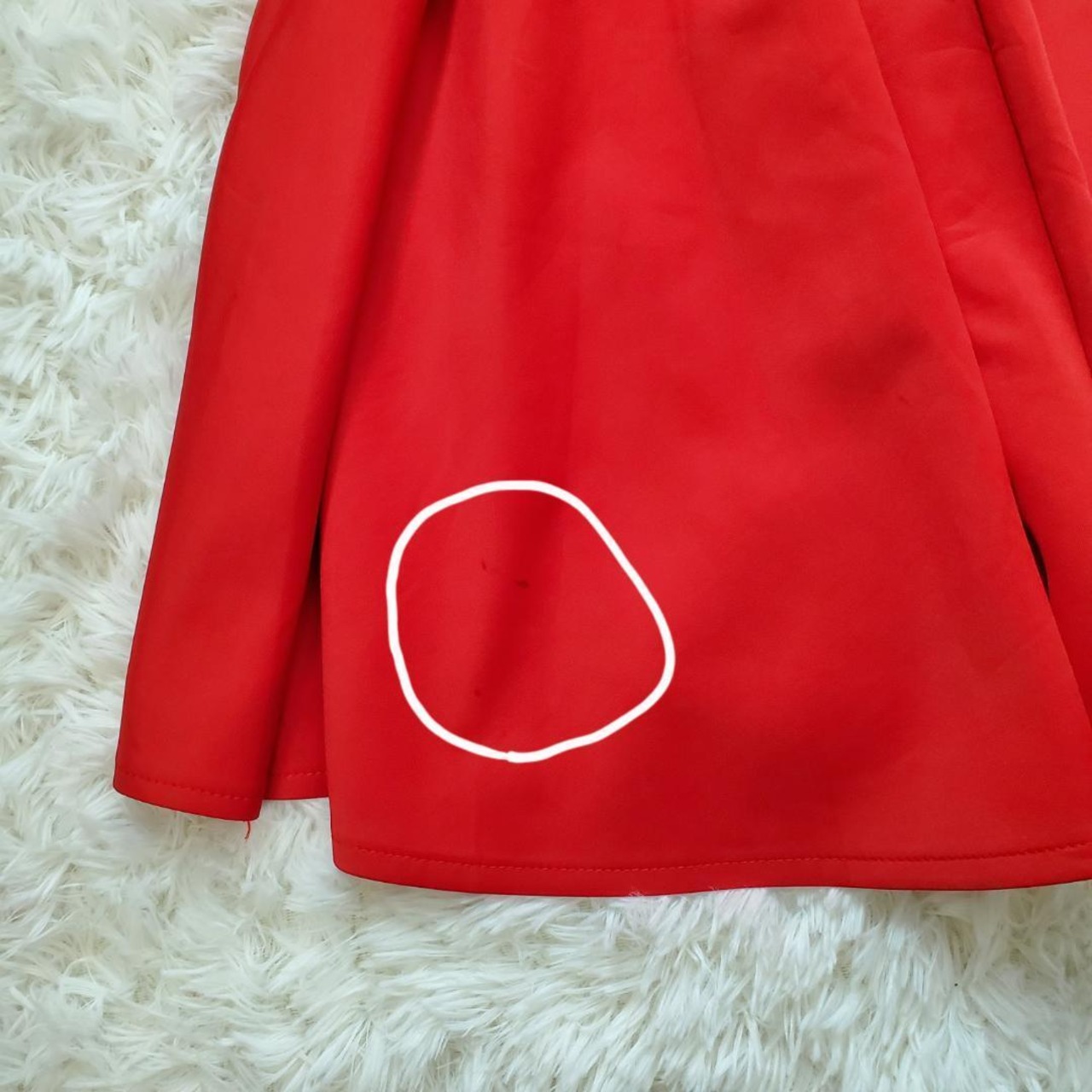 【USED】目を引く赤スカート　デート　女子会　オシャレ　大人ファッション