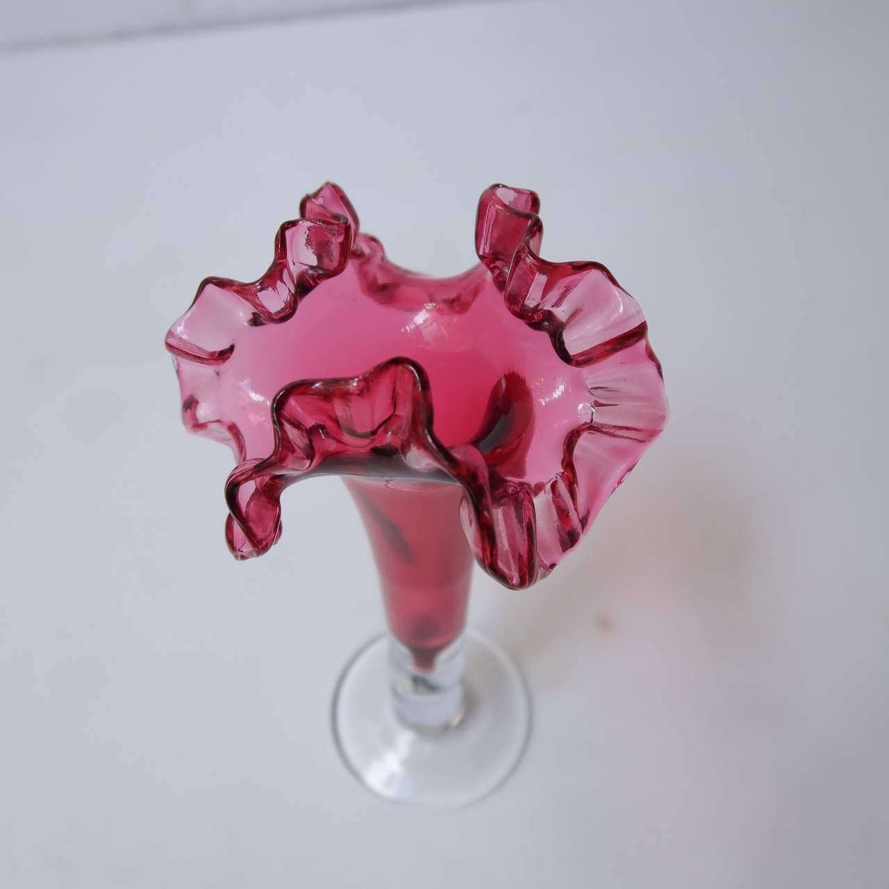 百合のような一輪挿し