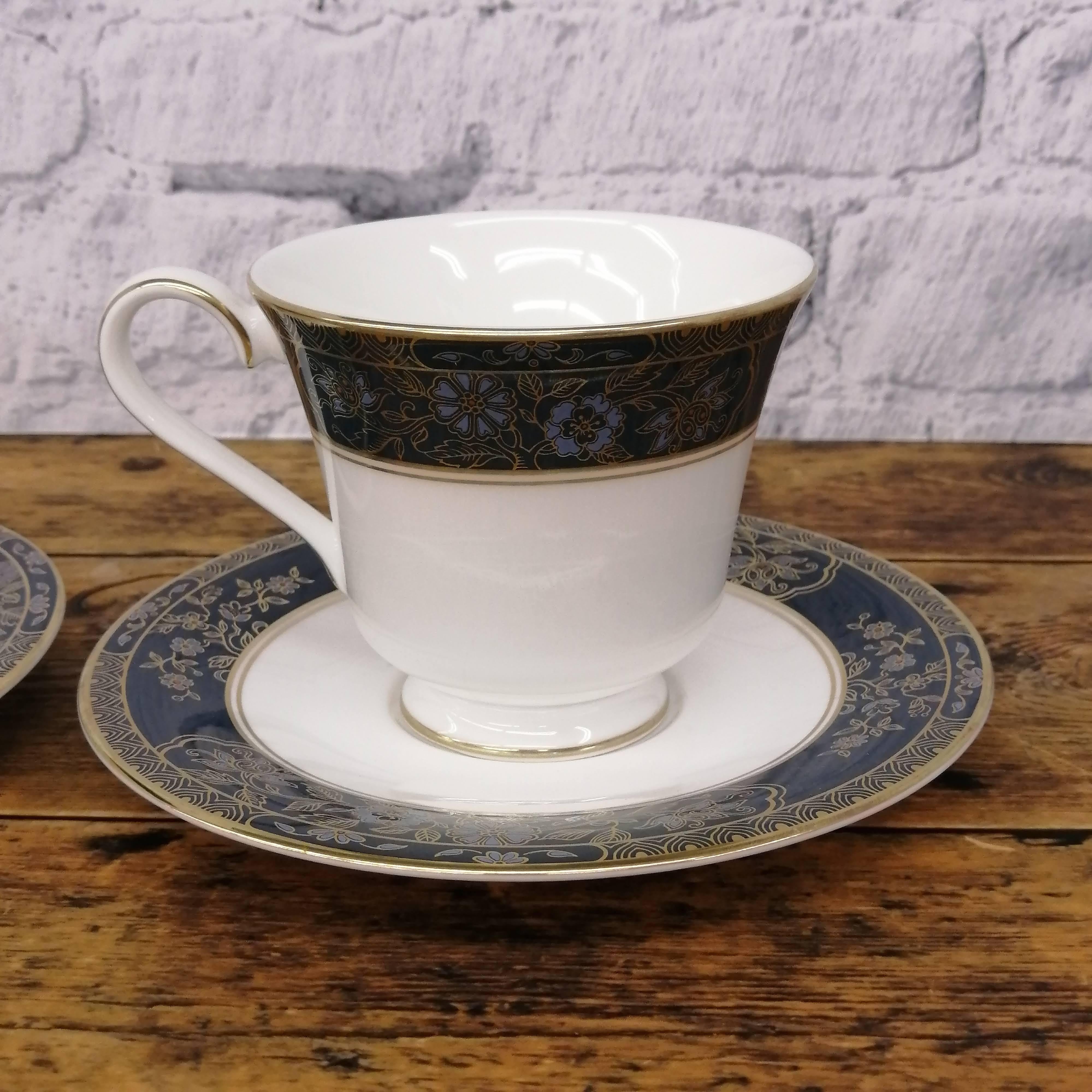 ROYAL DOULTON CARLYLE　ロイヤルドルトン カーライル　カップ＆ソーサー　H.5018　英国　イギリス　ヴィンテージ ROYAL  DOULTON CARLYLE　ロイヤルドルトン カーライル　カップ＆ソーサー　H.5018　英国王室御用達　ティーカップ　コーヒーカップ　グリーン　 ゴ...