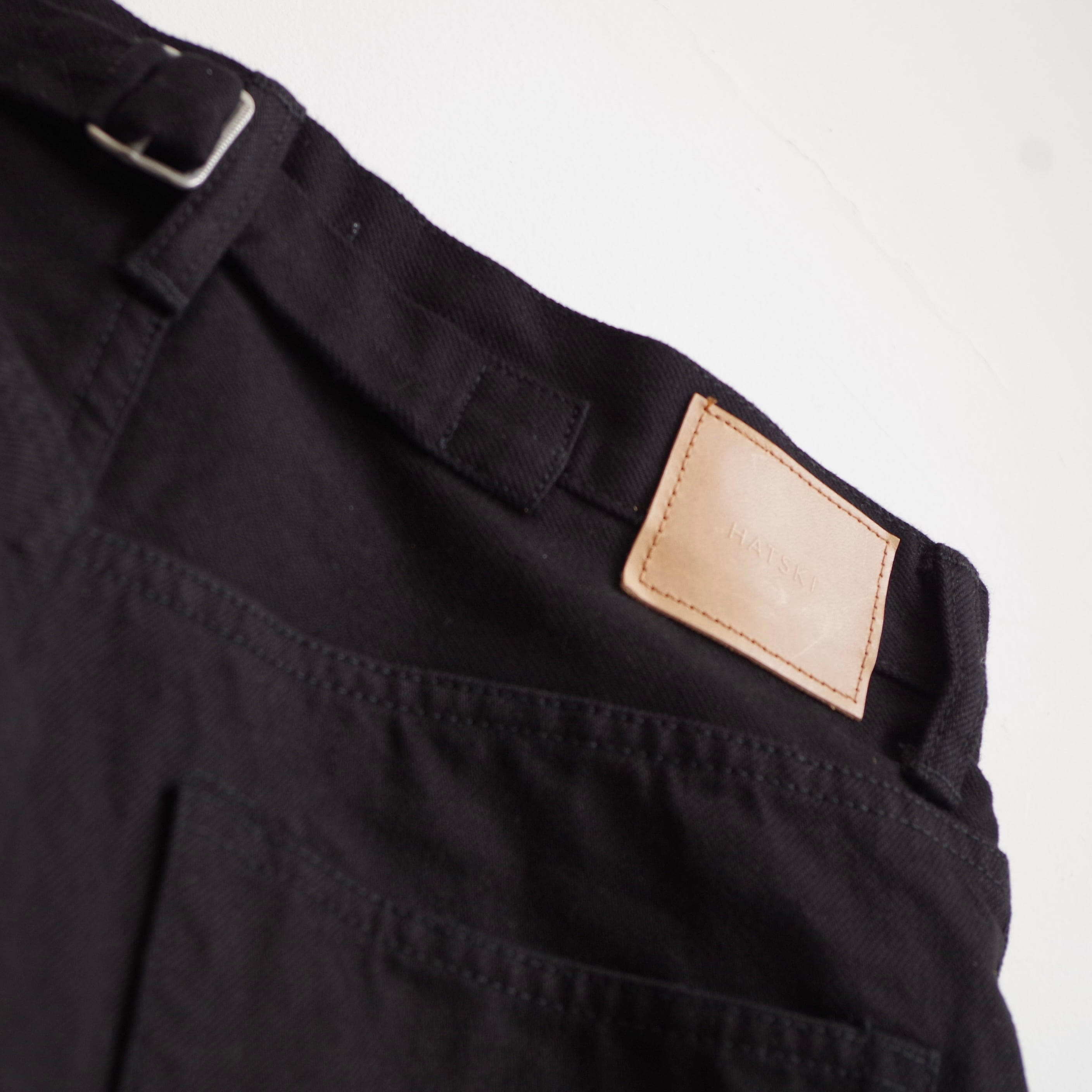 HATSKI Back Buckle Denim Black HTK-22011 | 1F Store HATSKI Back Buckle Denim Black HTK-22011 | 1F Store