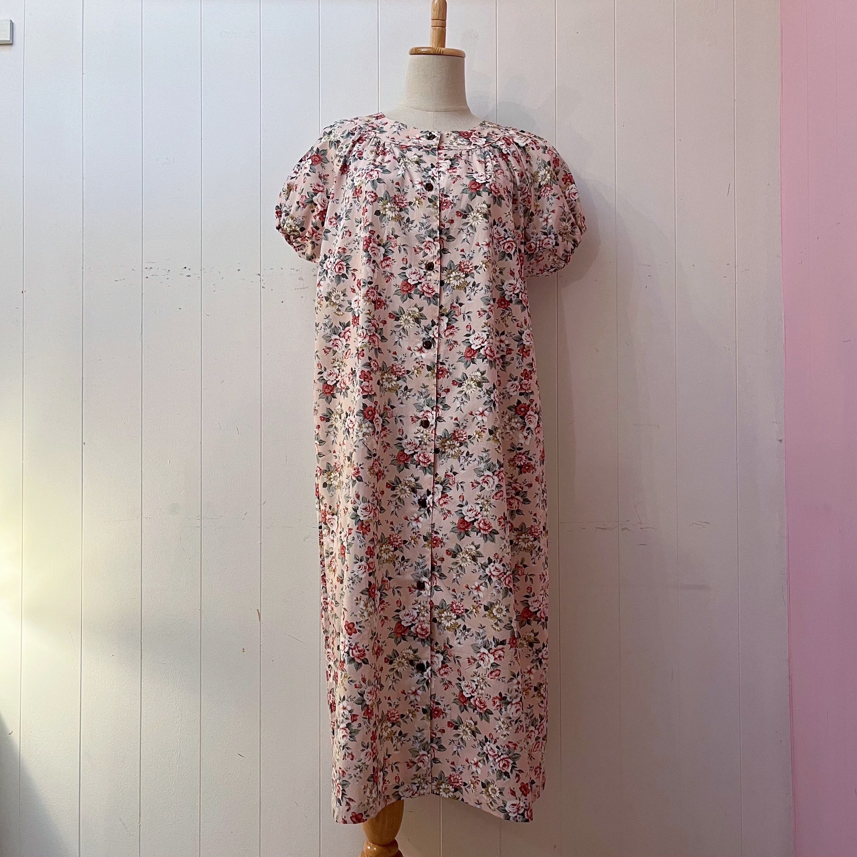 dahlia and rose gather sleeve one-piece