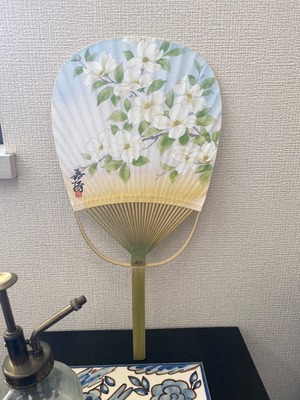 MU174　丸亀うちわ　花うちわ　花水木「片桐嘉正（ 雅号　嘉陽）作画」Marugame Uchiwa Fan Flower Uchiwa Fan Flowering Dogwood ‘Illustrated by Katagiri Yoshimasa