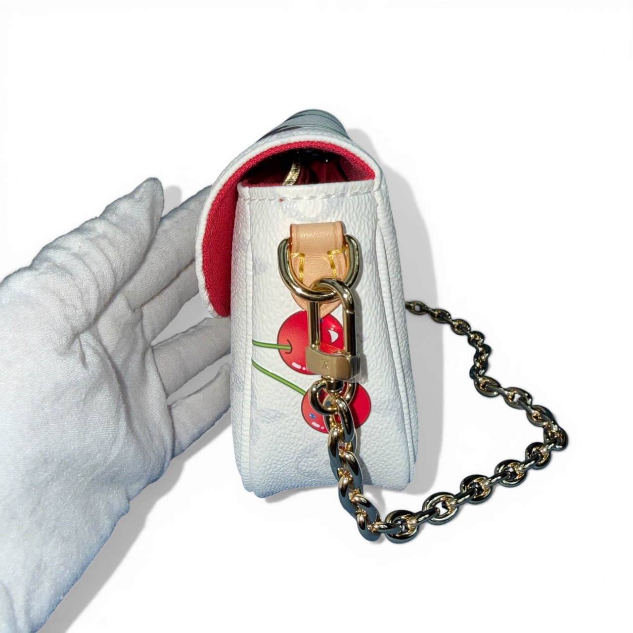 【LOUIS VUITTON】ルイ・ヴィトン "LV x TM ウォレット オン チェーン アイビー" アクセサリーポーチ