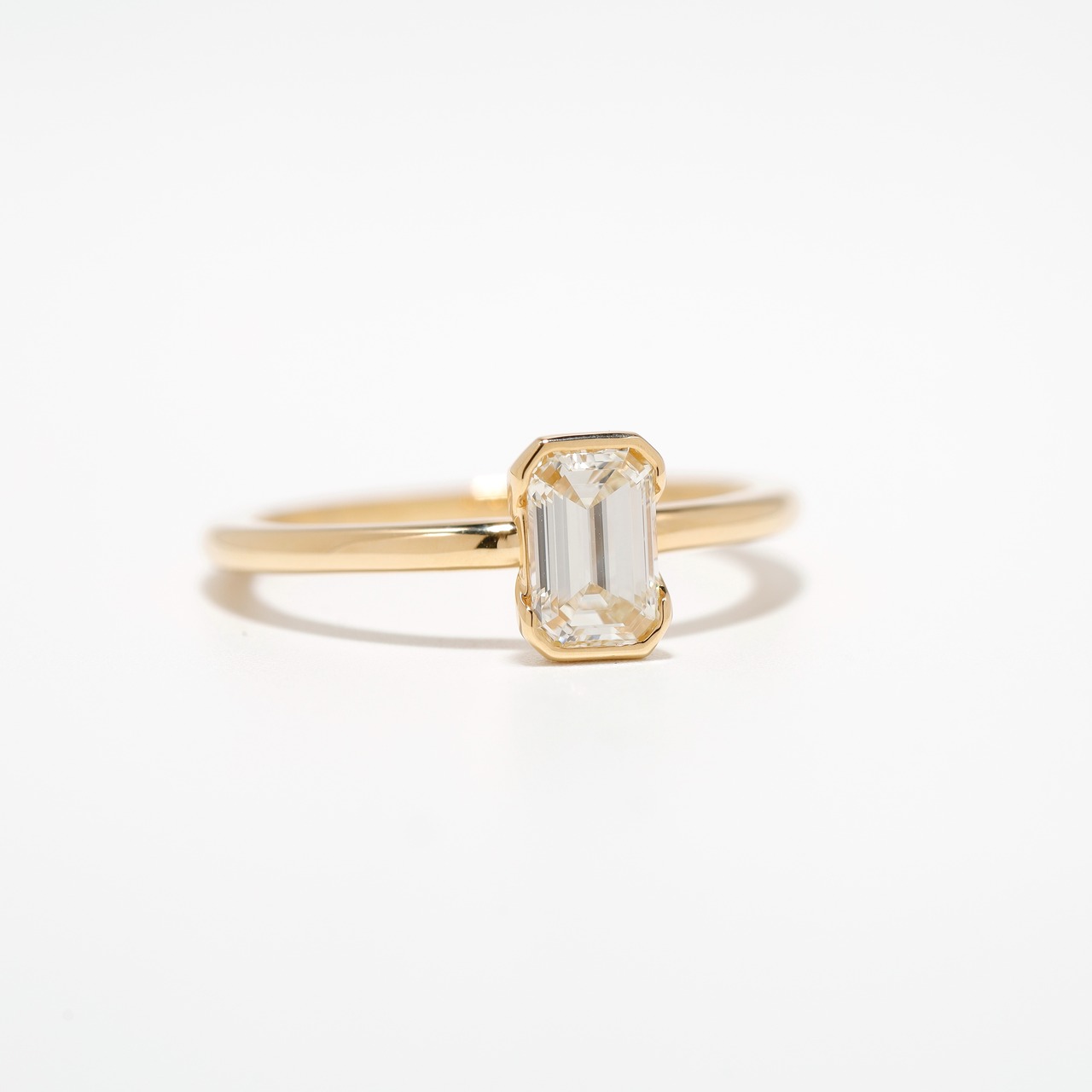エメラルドカット ダイヤモンド デザインリング K18 / M / IF / 0.710ct