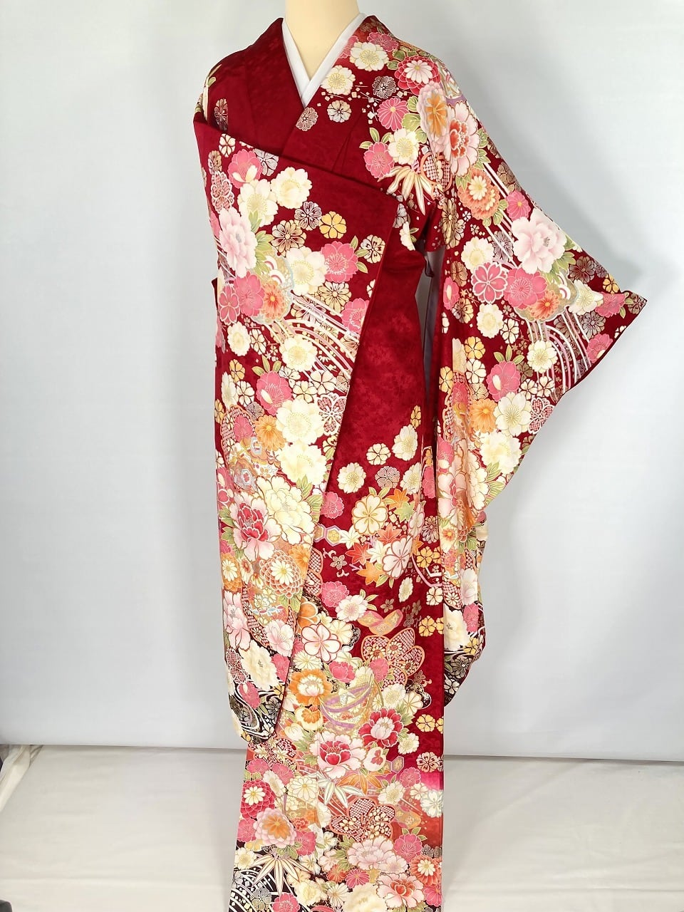 金駒刺繍 トールサイズ 振袖 花柄 桜 牡丹 菊 梅 正絹 袷 赤 ピンク
