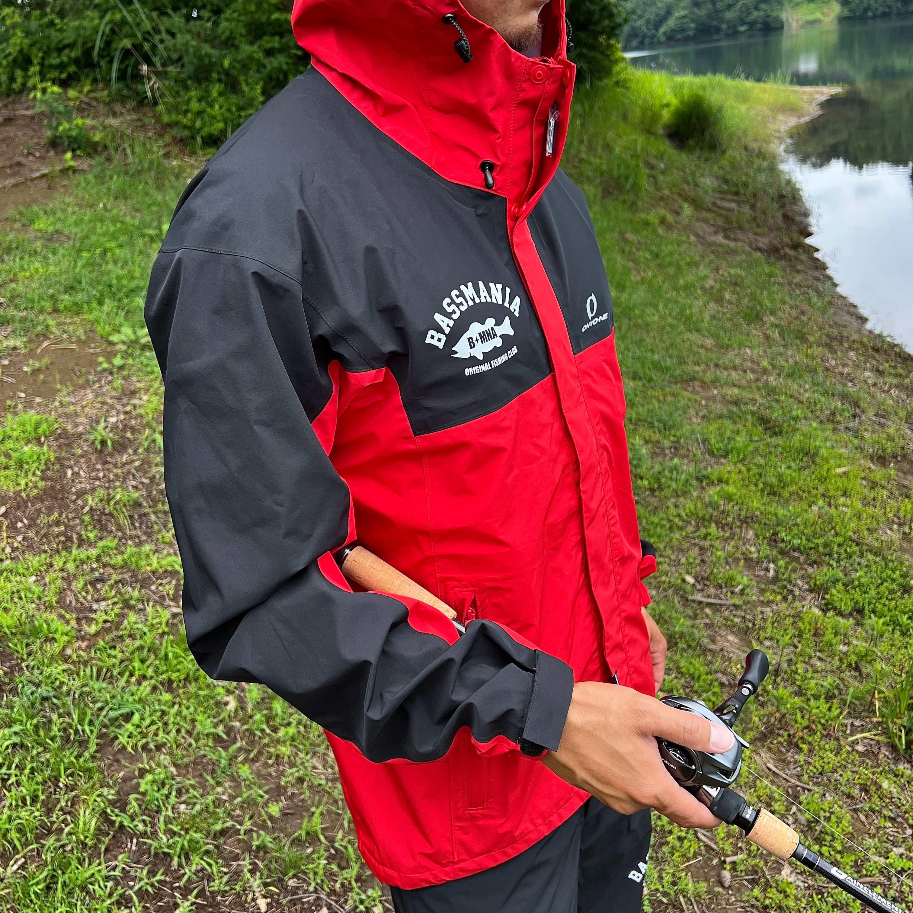 ロゴパターンBREATHTECH®3LAYERレインジャケット［RED/BLK