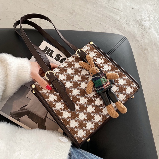 秋冬バッグハンドバッグ2020新しい流行のファッションワイルドインハンドバッグネットレッドウールクロスショルダーメッセンジャースモールバッグ Tiancai_Wing_Bag16257566481