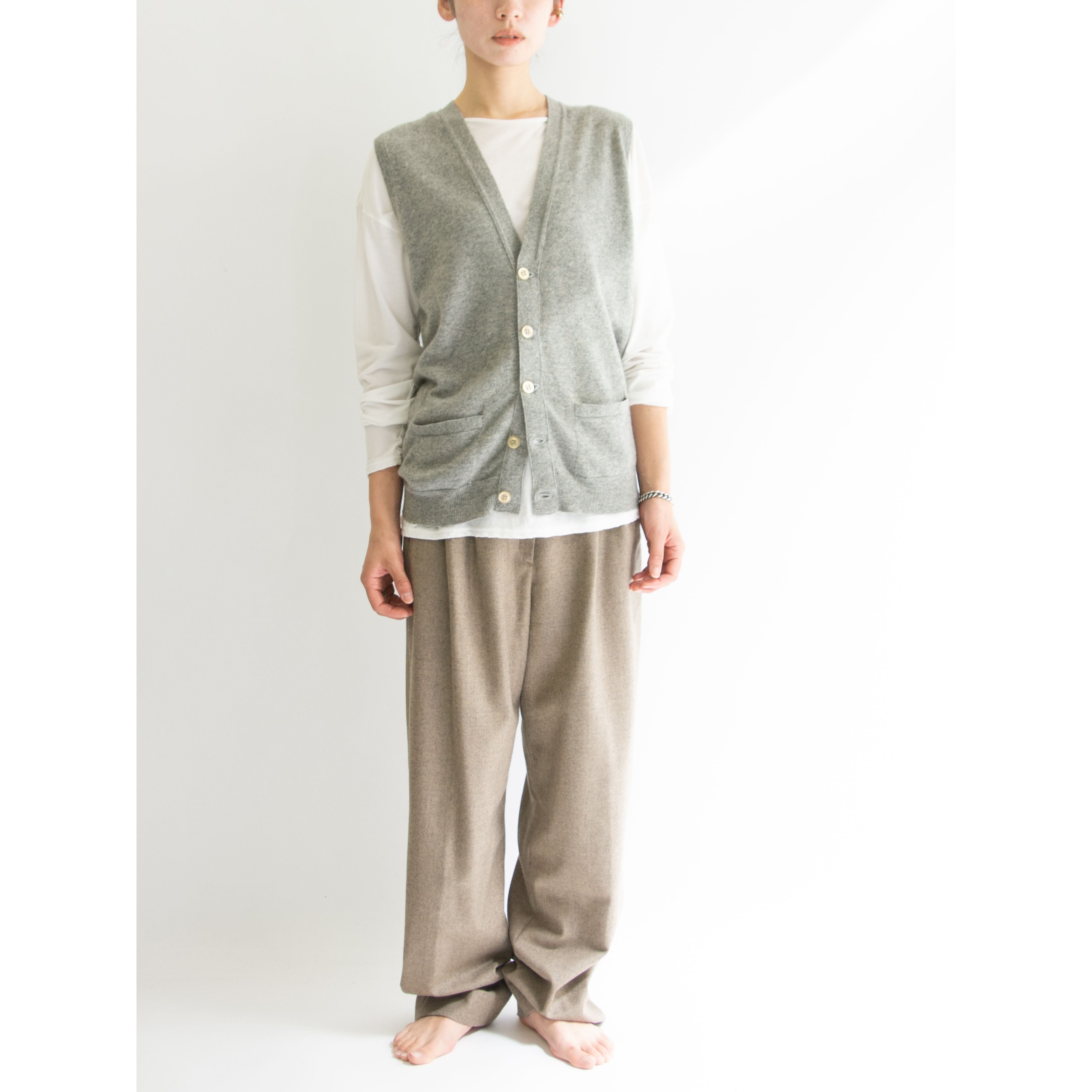 【barrie】Made in Scotland 100% Cashmere Knit Vest（バリー スコットランド製カシミヤニットベスト）