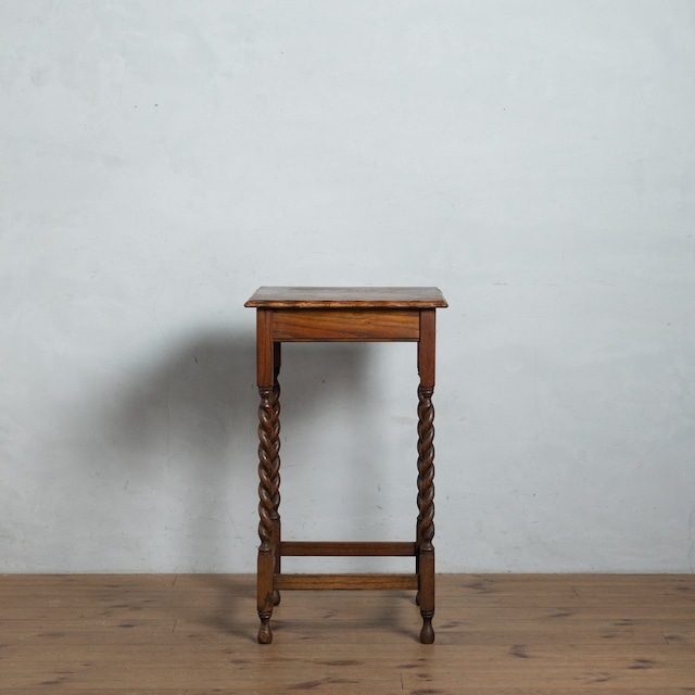 Occasional Table / オケージョナルテーブル〈サイドテーブル・花台・作業台・誓約台・宣誓台・アンティーク・ヴィンテージ〉112697