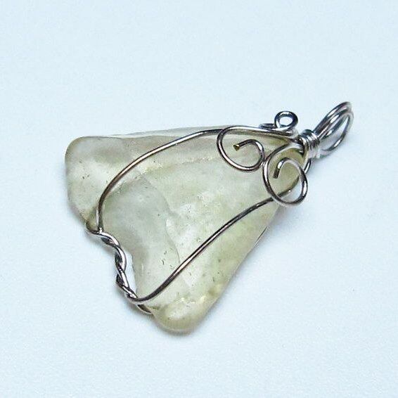 リビアングラス ペンダント 一点物 メール便可 112-13638