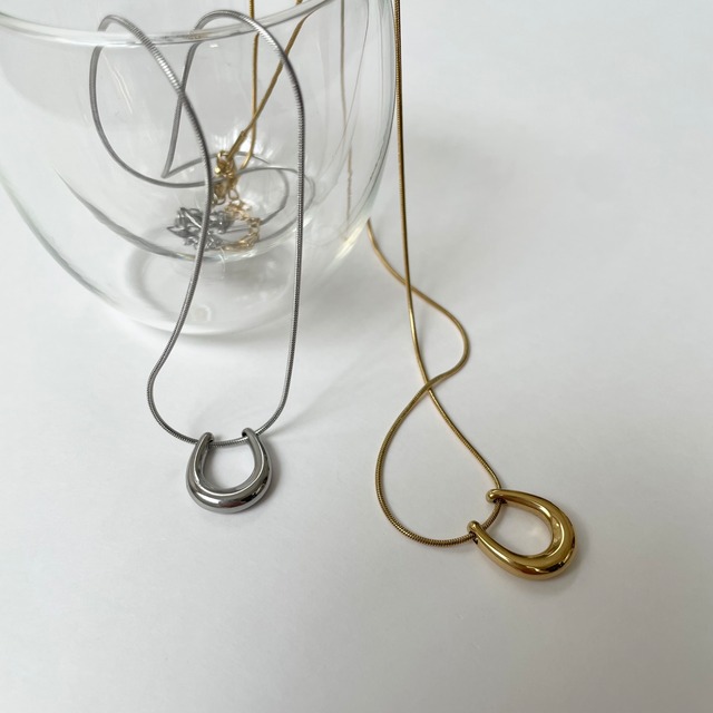 horse shoe necklace ステンレスネックレス