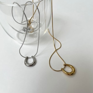 horse shoe necklace ステンレスネックレス