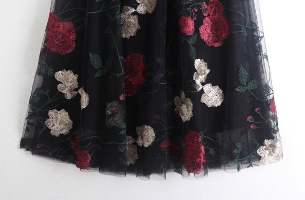 ローズ・メドゥ　薔薇刺繍のスカート　M25187