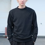 バックロゴ刺繍トレーナー