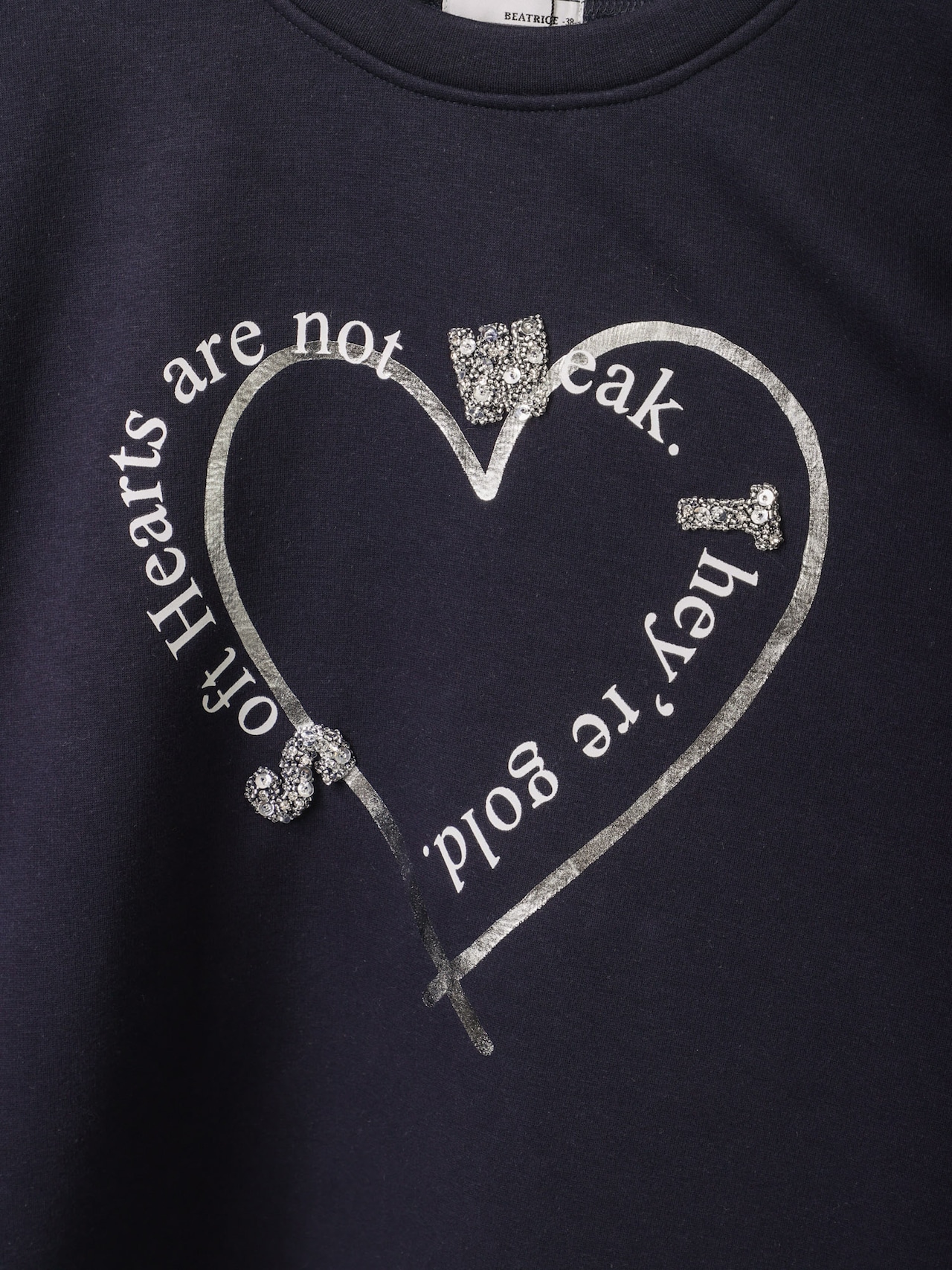 BEATRICE(キラキラ刺繍モチーフTシャツ)