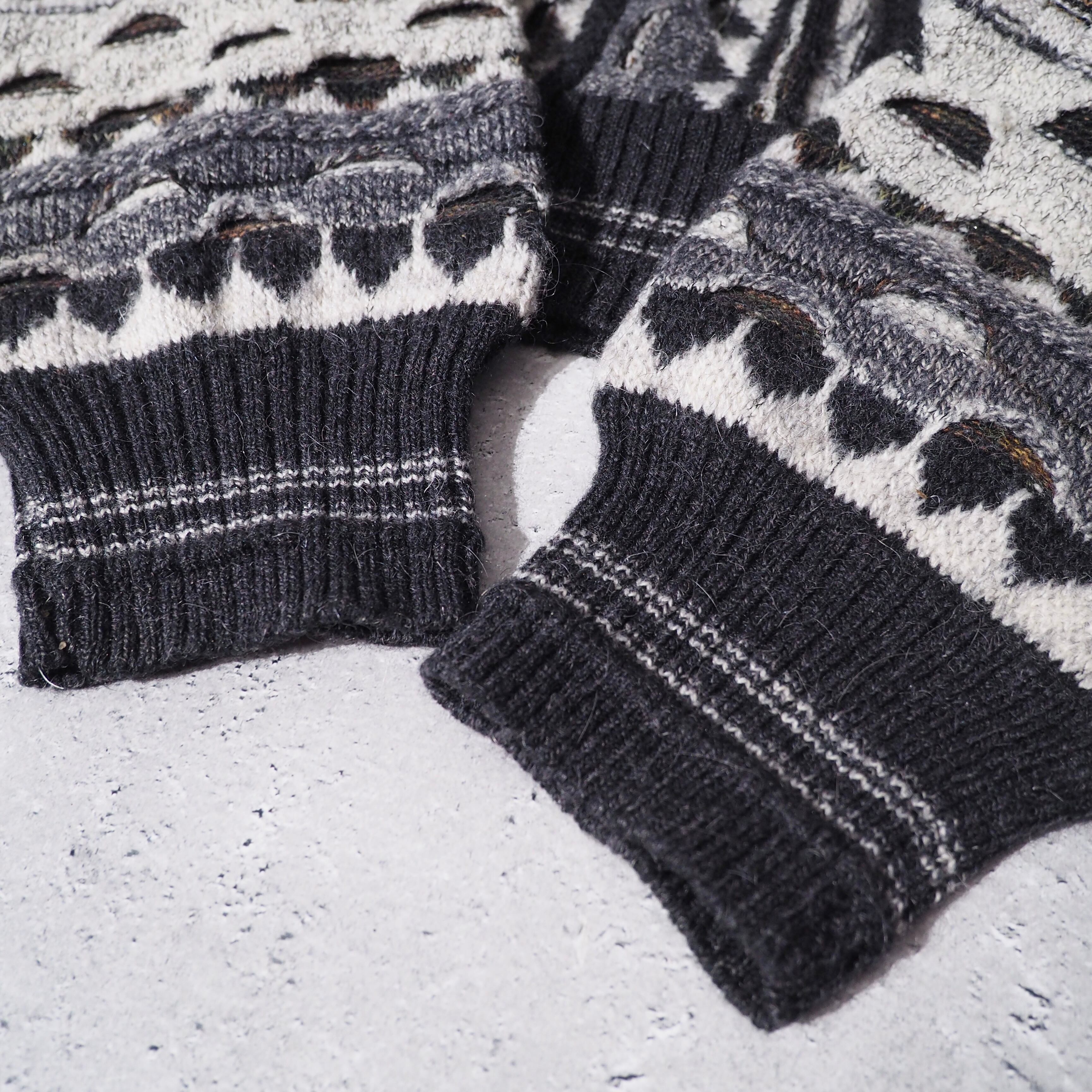 1990s " Made in Italy " Monotone all Over Embbossed vintage loose 3D knit