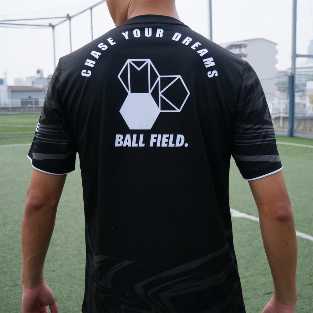 MKBF. TRAINING Short-Sleeve Top - BLACK | MK BALL FIELD.