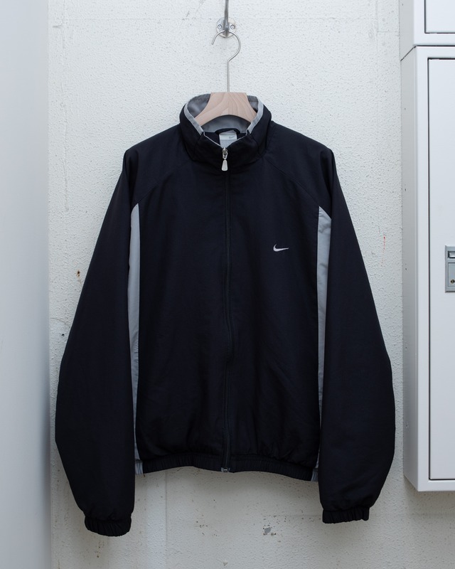 Europe "NIKE" bi color nylon jacket