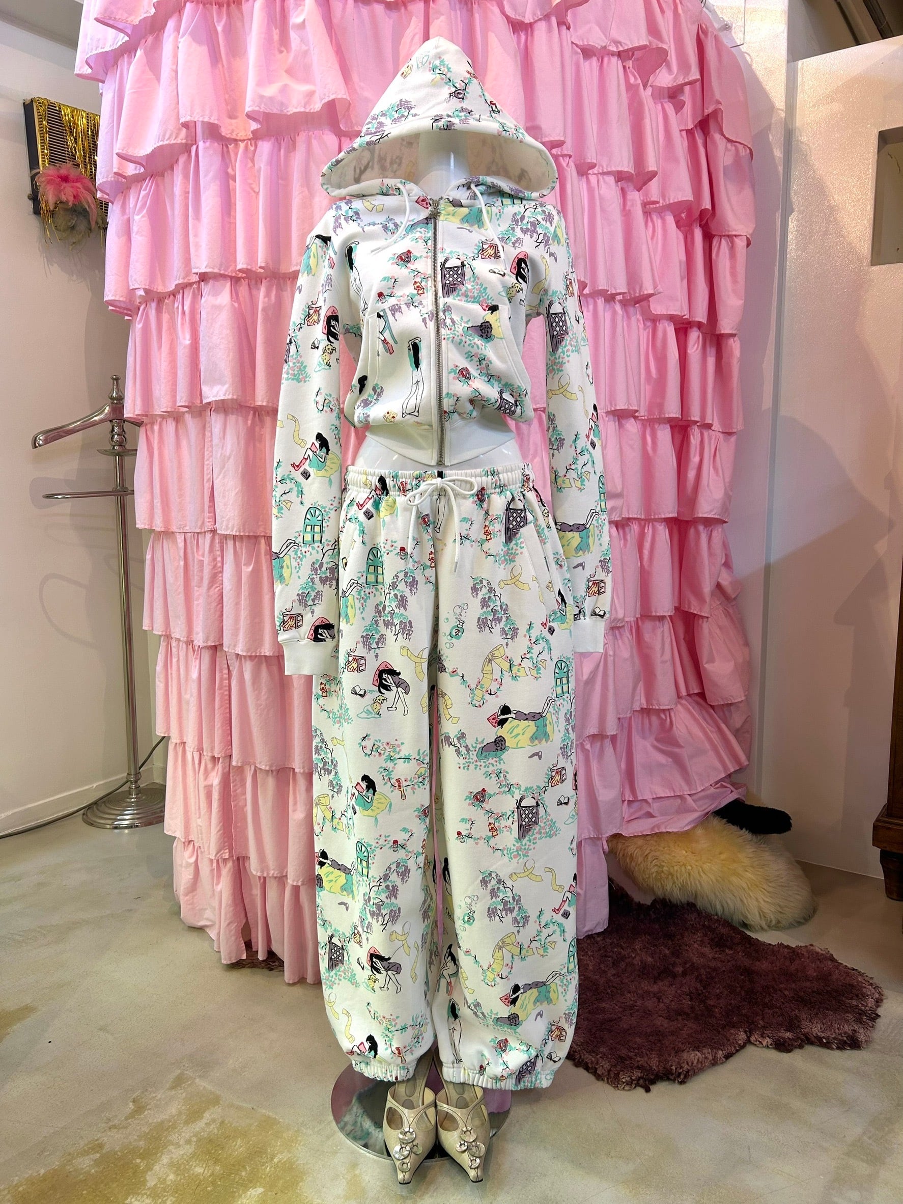 Ashley WILLIAMS SHRUNK BABY HOODIE / white 'DAY IN THE LIFE'