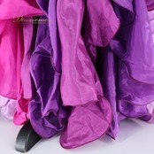 ベリーダンス オリエンタル 衣装 上下セット パープル系 ラインストーン 花 トップス スカート ベルト 紫 赤 フリル 華やか 豪華 装飾 煌びやか ペチコート ペチパンツ ダンス衣装 舞台 鮮やか ストーン スリット キラキラ レッド系 ピンク系