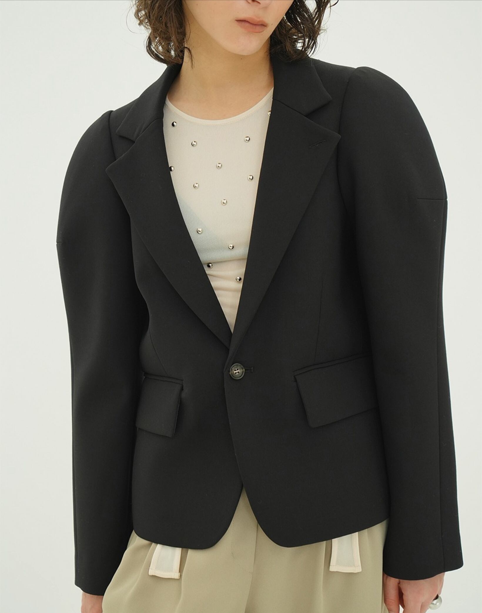 CLANE SCULPTED SLEEVE COMPACT JACKET | FLICKA ASHIYA