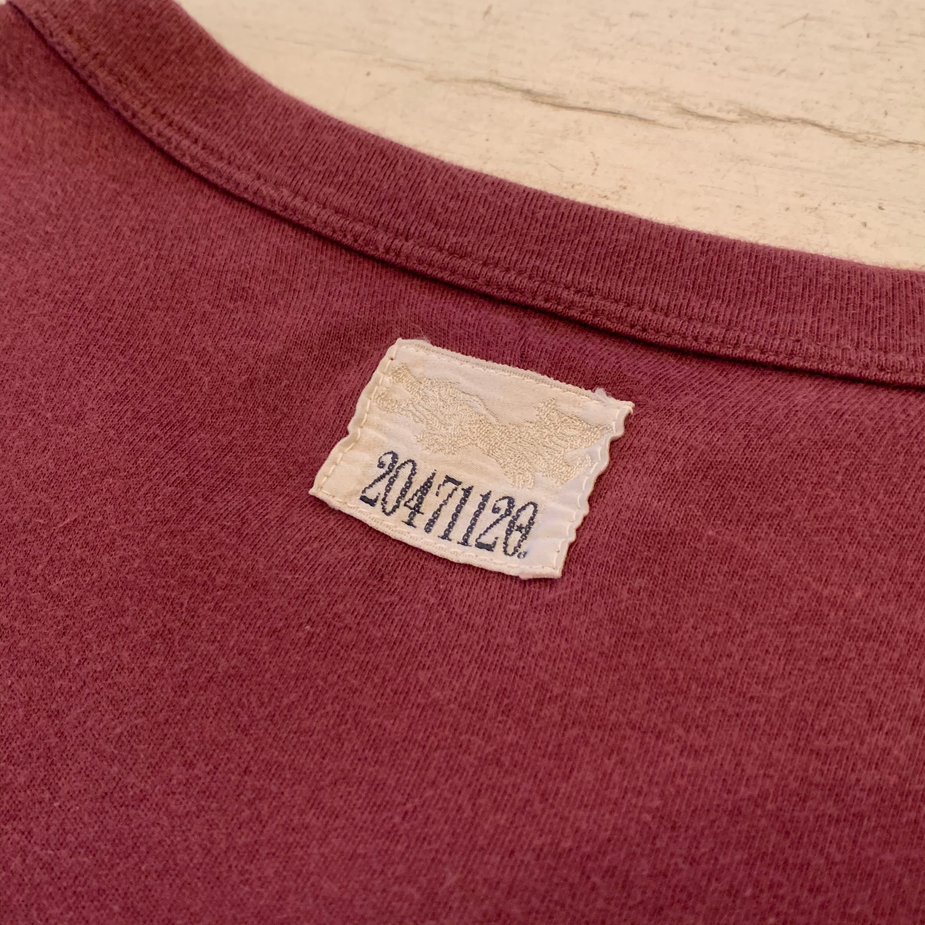 20471120” 90's「ヒョーマ君」burgundy printed S/S T-shirt | LAUGH