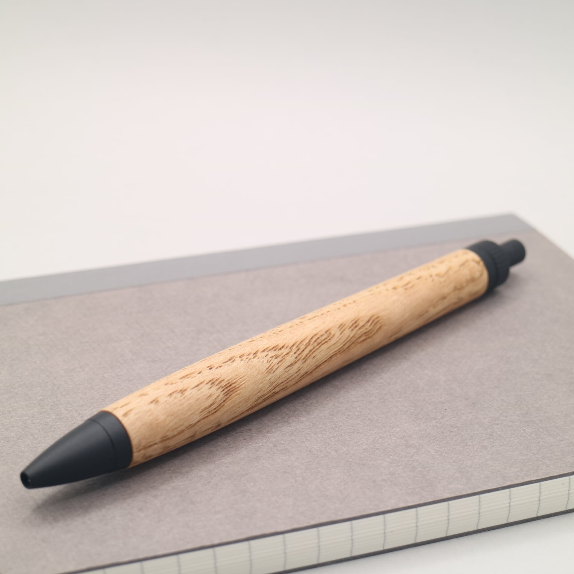クリ× マットブラック｜木の質感を楽しむ木軸ペン｜250916 ボールペン